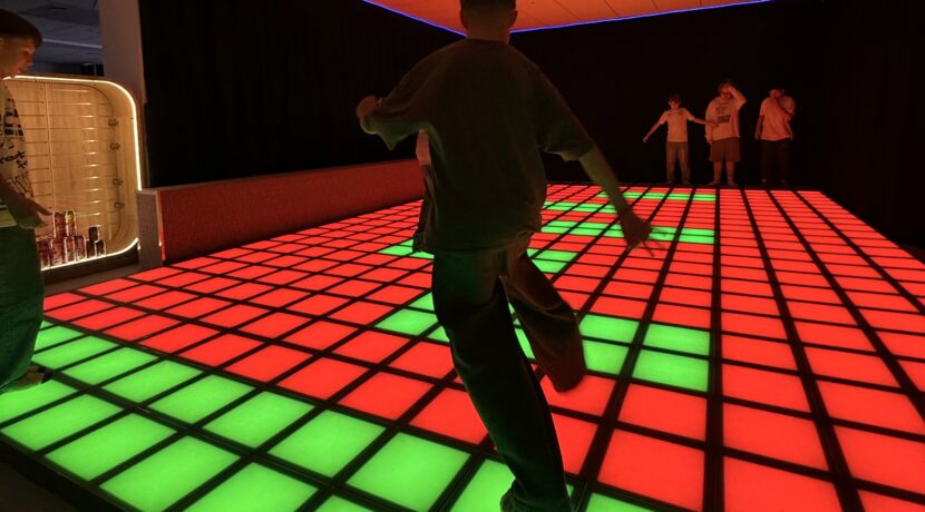 Interaktīva spēļu arēna «ESPACE PIXEL»